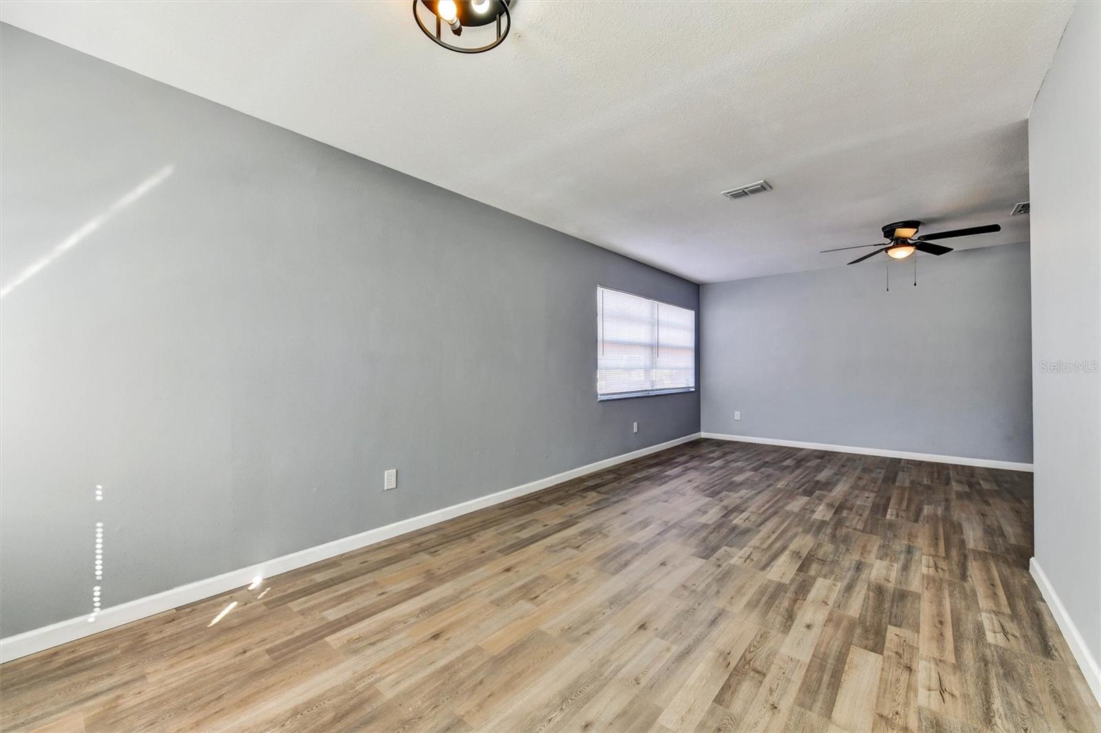 Image 15 of 54 For 14310 Promontory Point Place