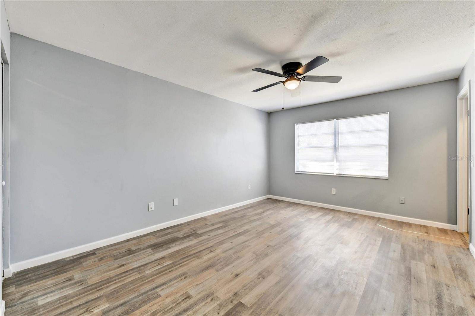 Image 20 of 54 For 14310 Promontory Point Place