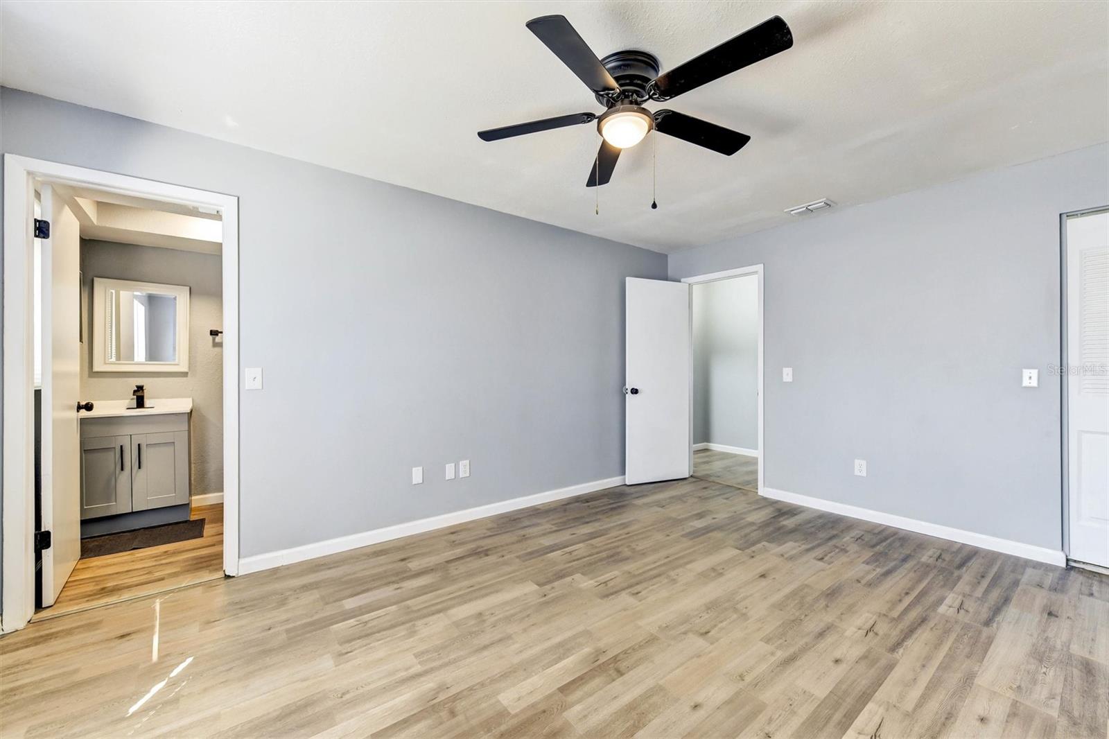 Image 21 of 54 For 14310 Promontory Point Place