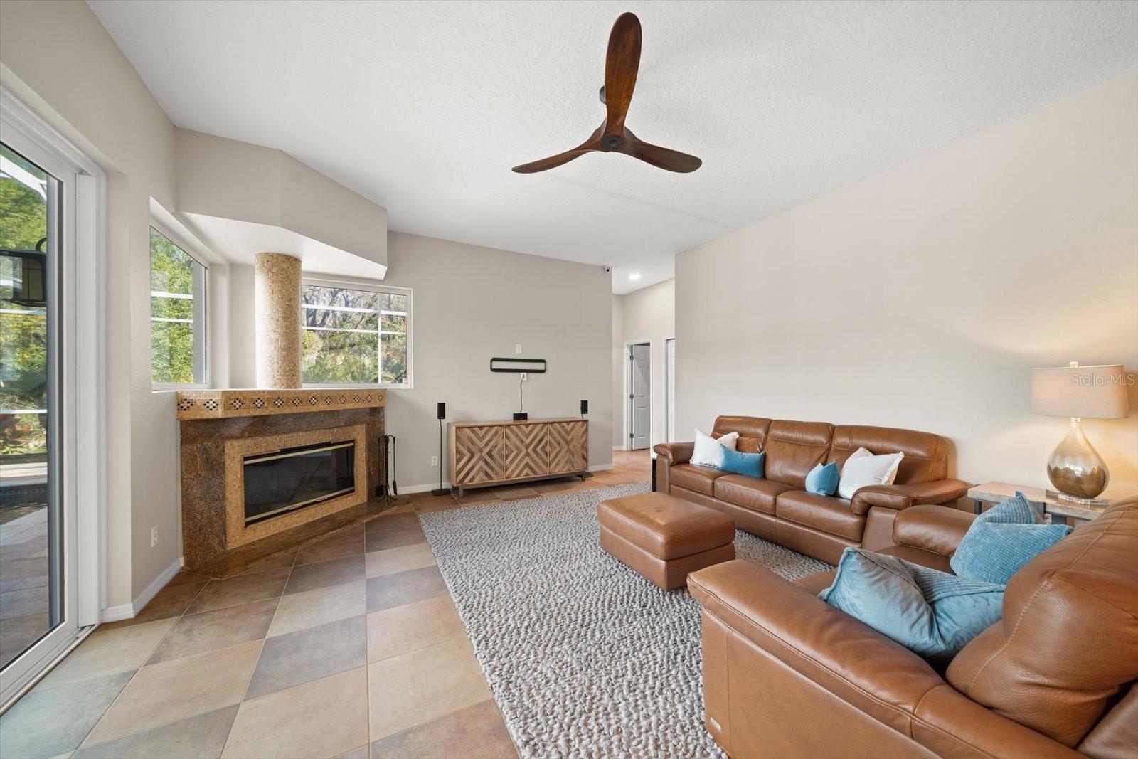 Image 27 of 66 For 103 Silver Moss Lane