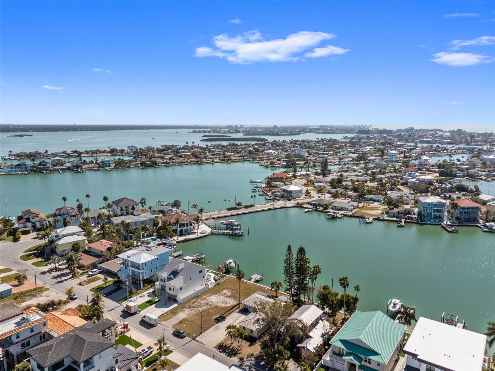 Listing photo id 11 for 837 Bay Point Drive