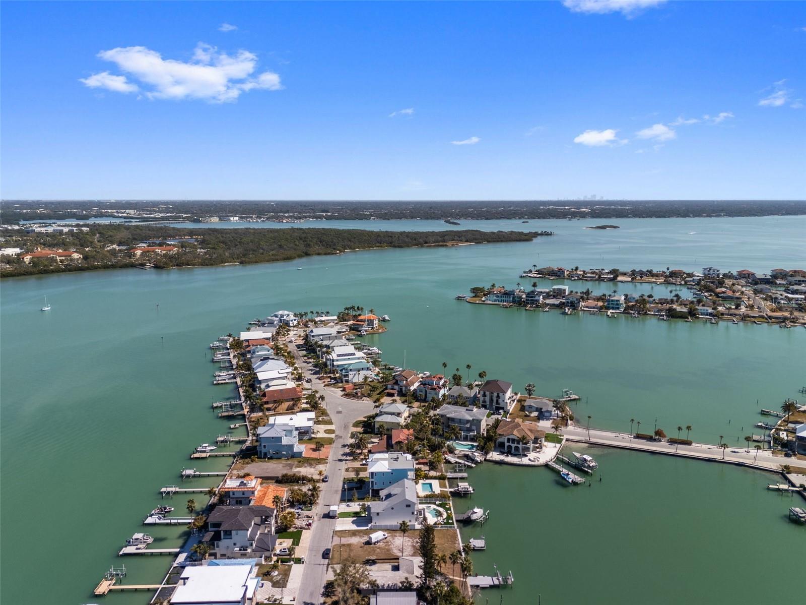 Listing photo id 2 for 837 Bay Point Drive