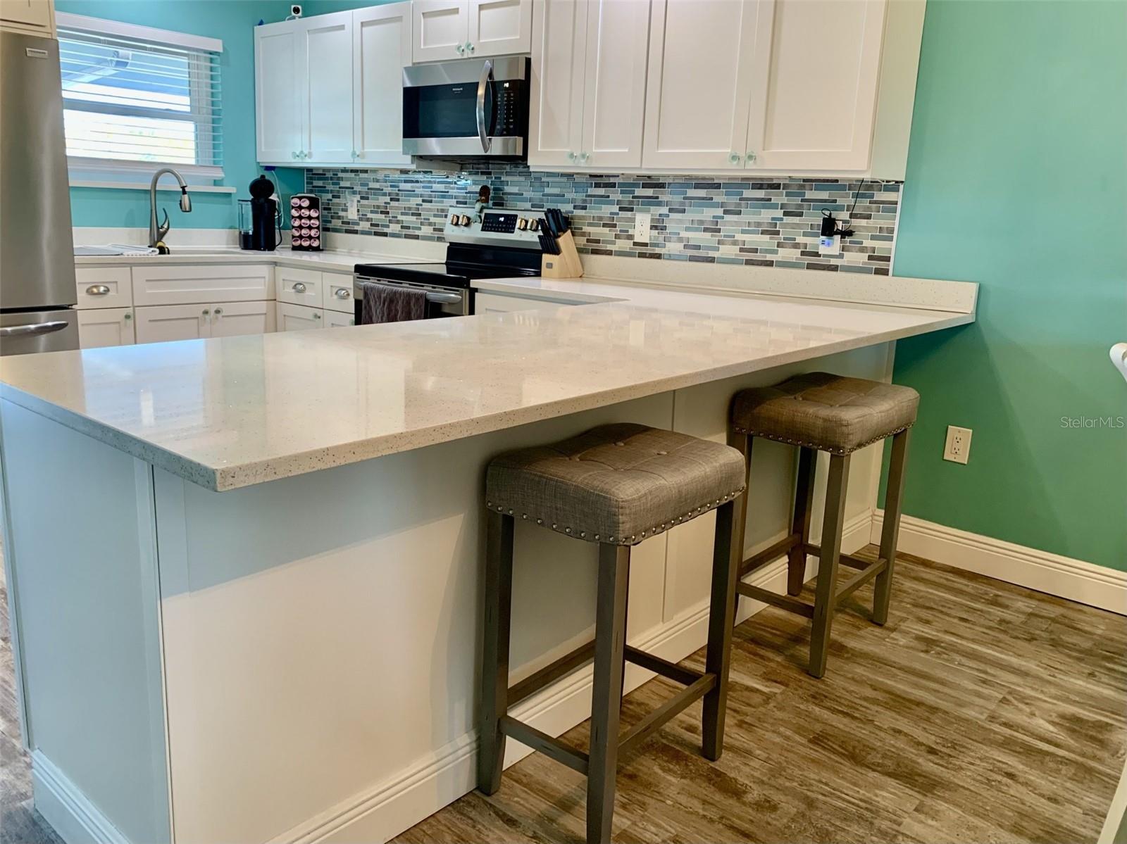 Image 10 of 54 For 4678 Marine Parkway 305