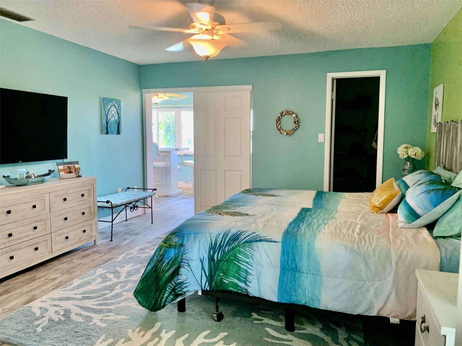 Image 21 of 54 For 4678 Marine Parkway 305