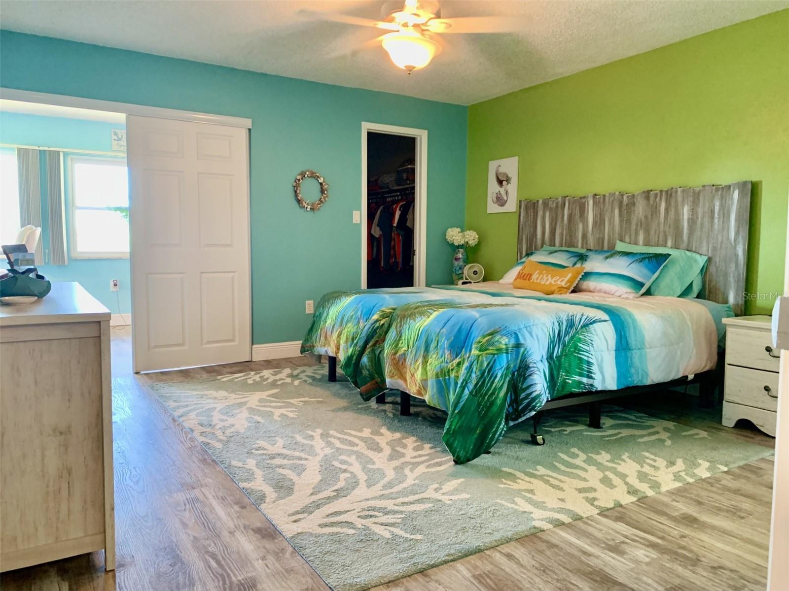 Image 22 of 54 For 4678 Marine Parkway 305