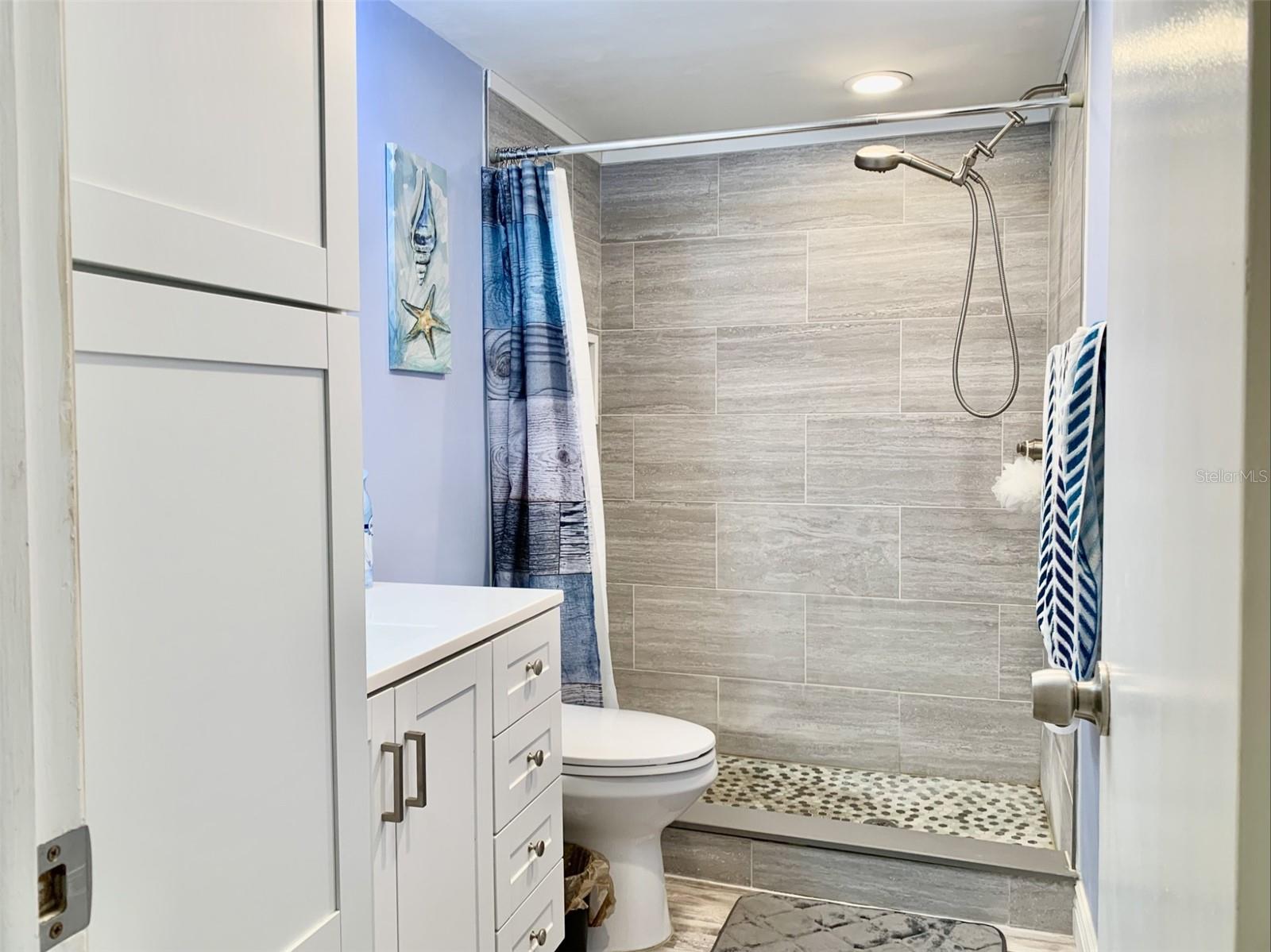 Image 26 of 54 For 4678 Marine Parkway 305