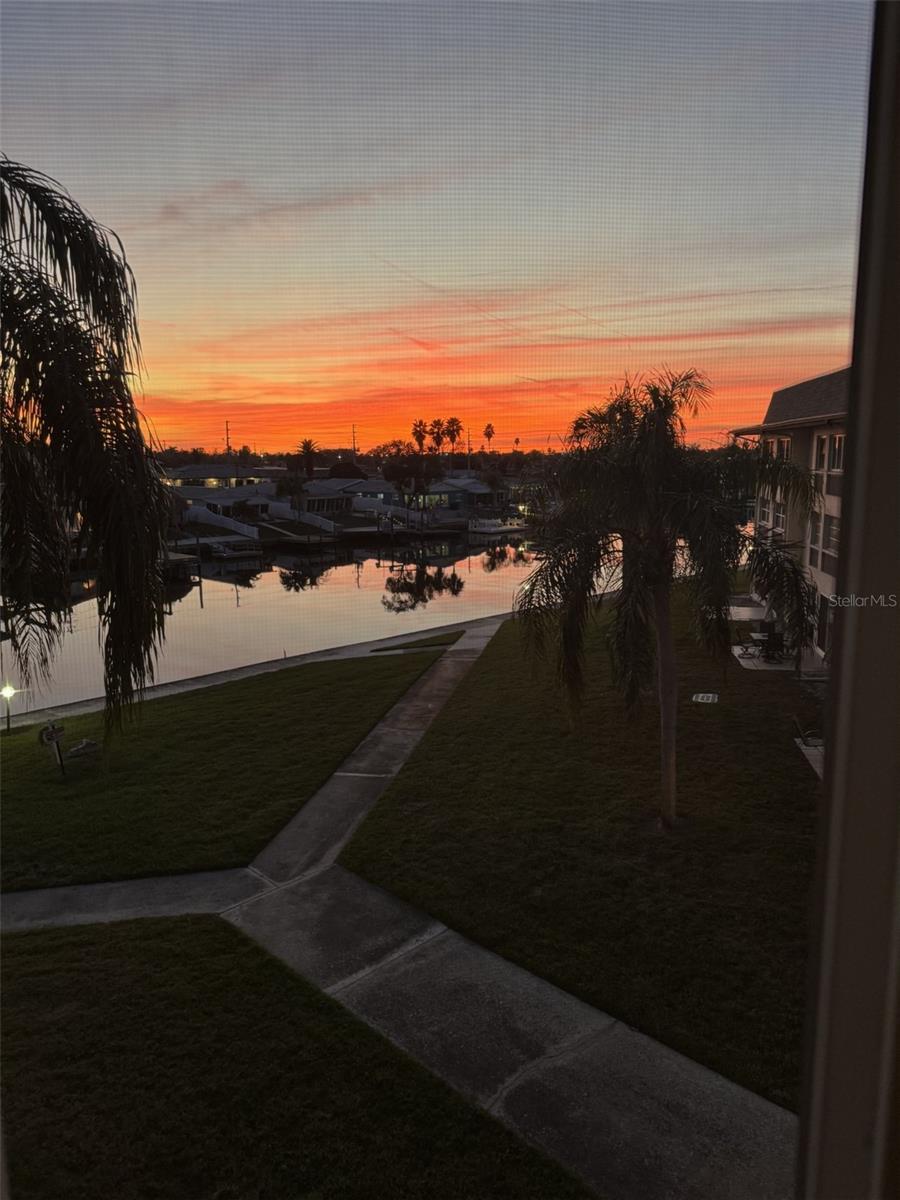 Image 37 of 54 For 4678 Marine Parkway 305