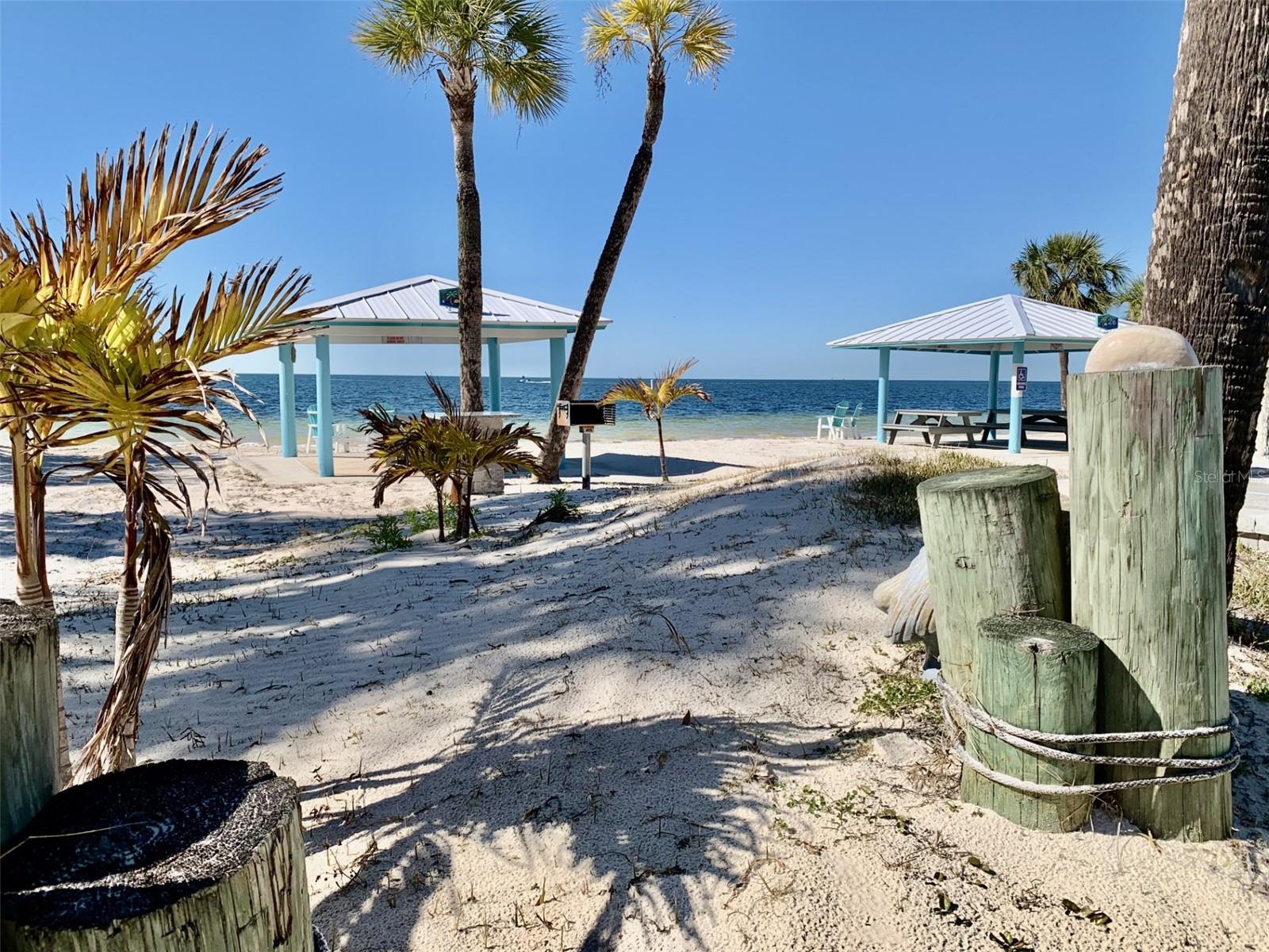 Image 41 of 54 For 4678 Marine Parkway 305