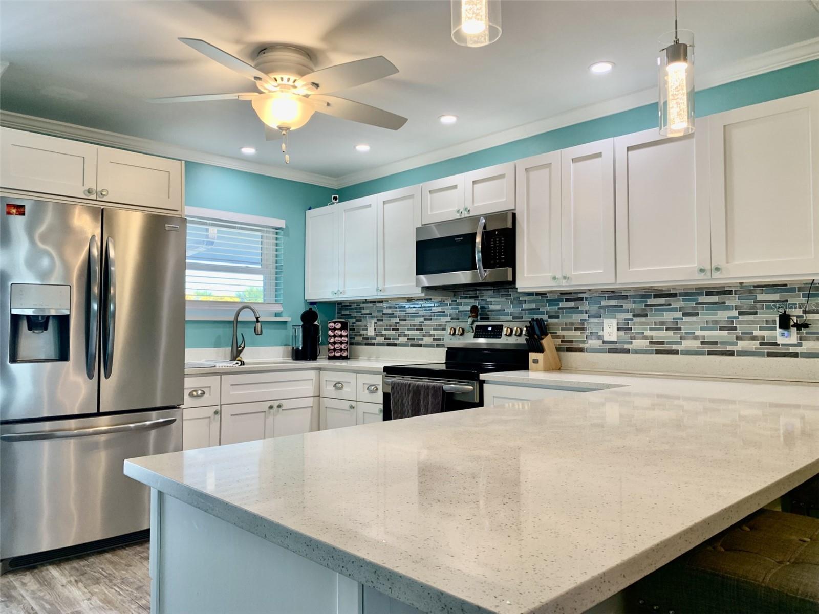 Image 8 of 54 For 4678 Marine Parkway 305