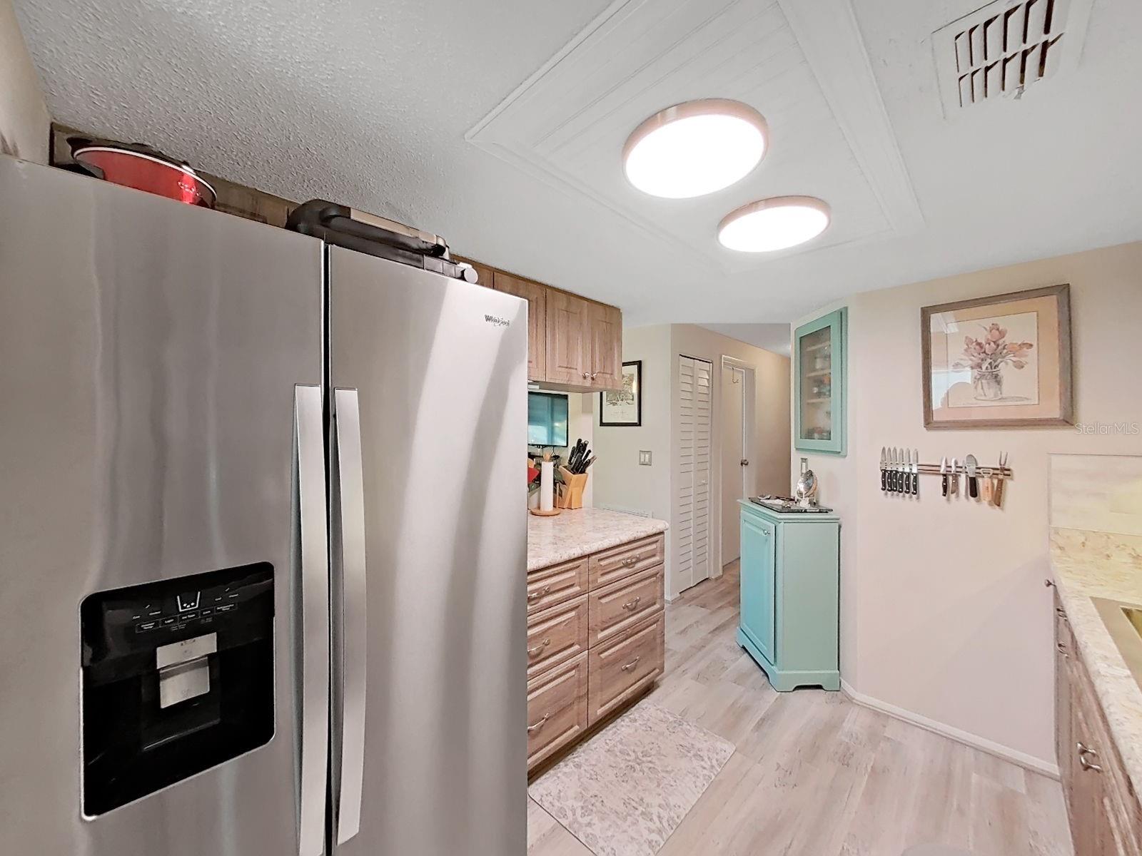 Listing photo id 21 for 129 Camphor Circle C