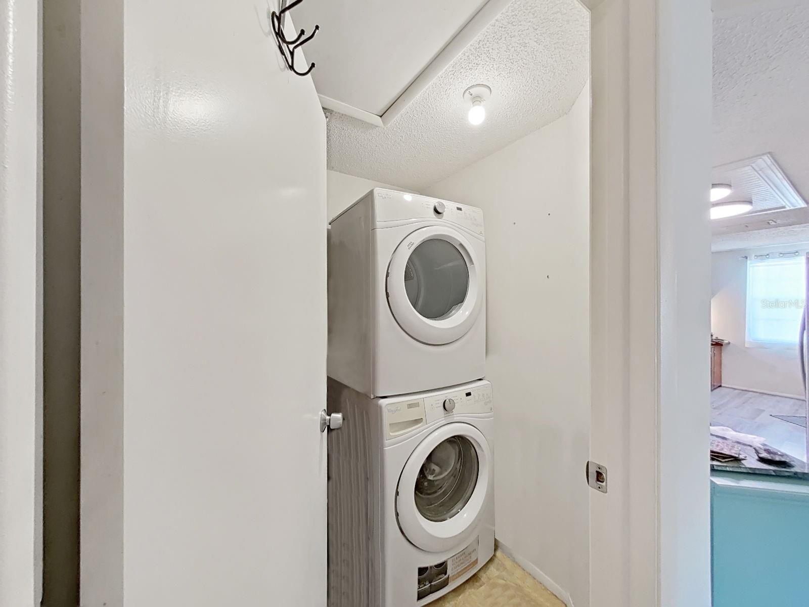 Listing photo id 26 for 129 Camphor Circle C