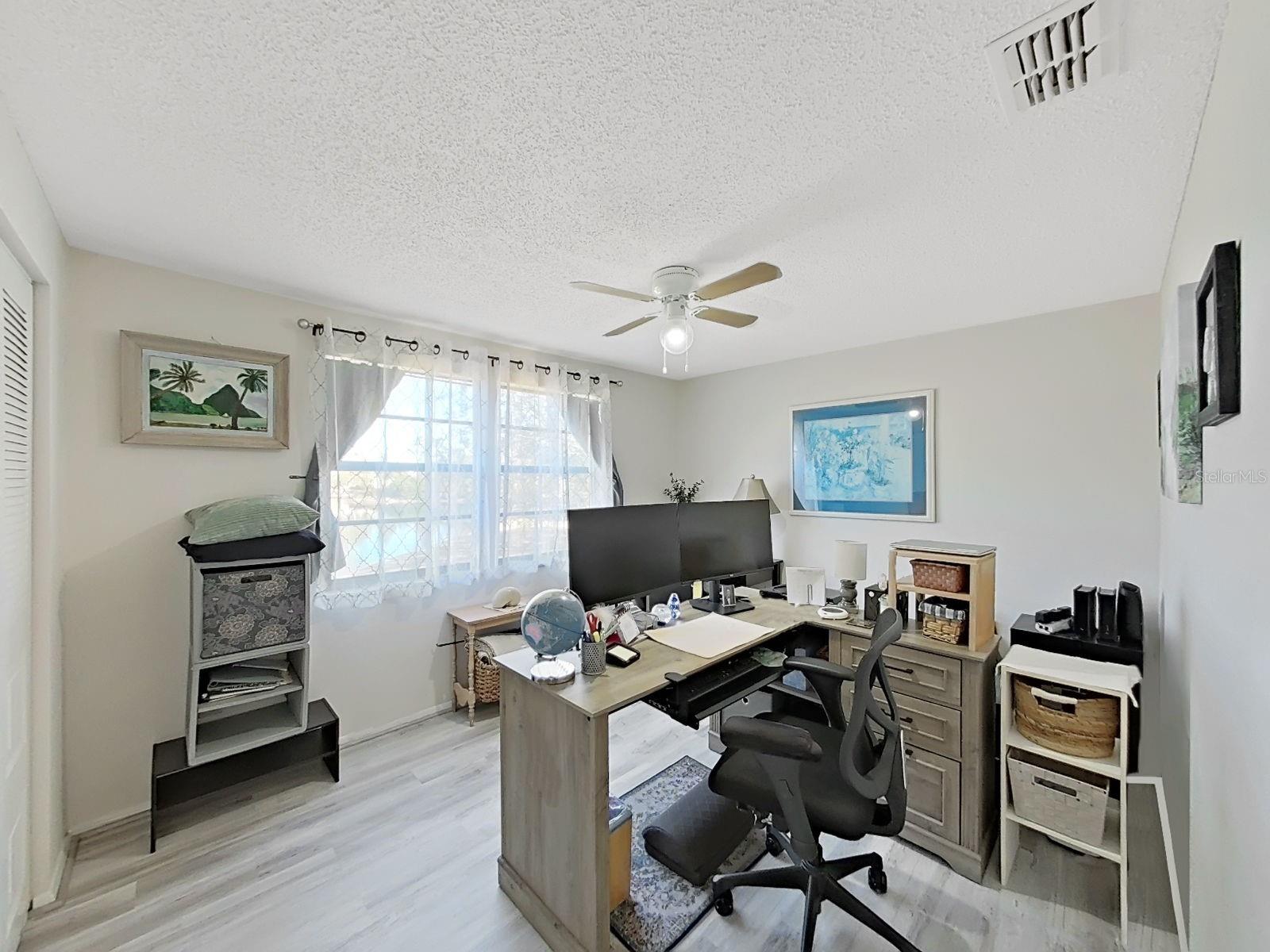 Listing photo id 27 for 129 Camphor Circle C