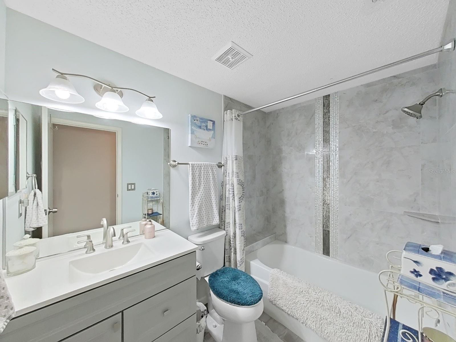 Listing photo id 29 for 129 Camphor Circle C