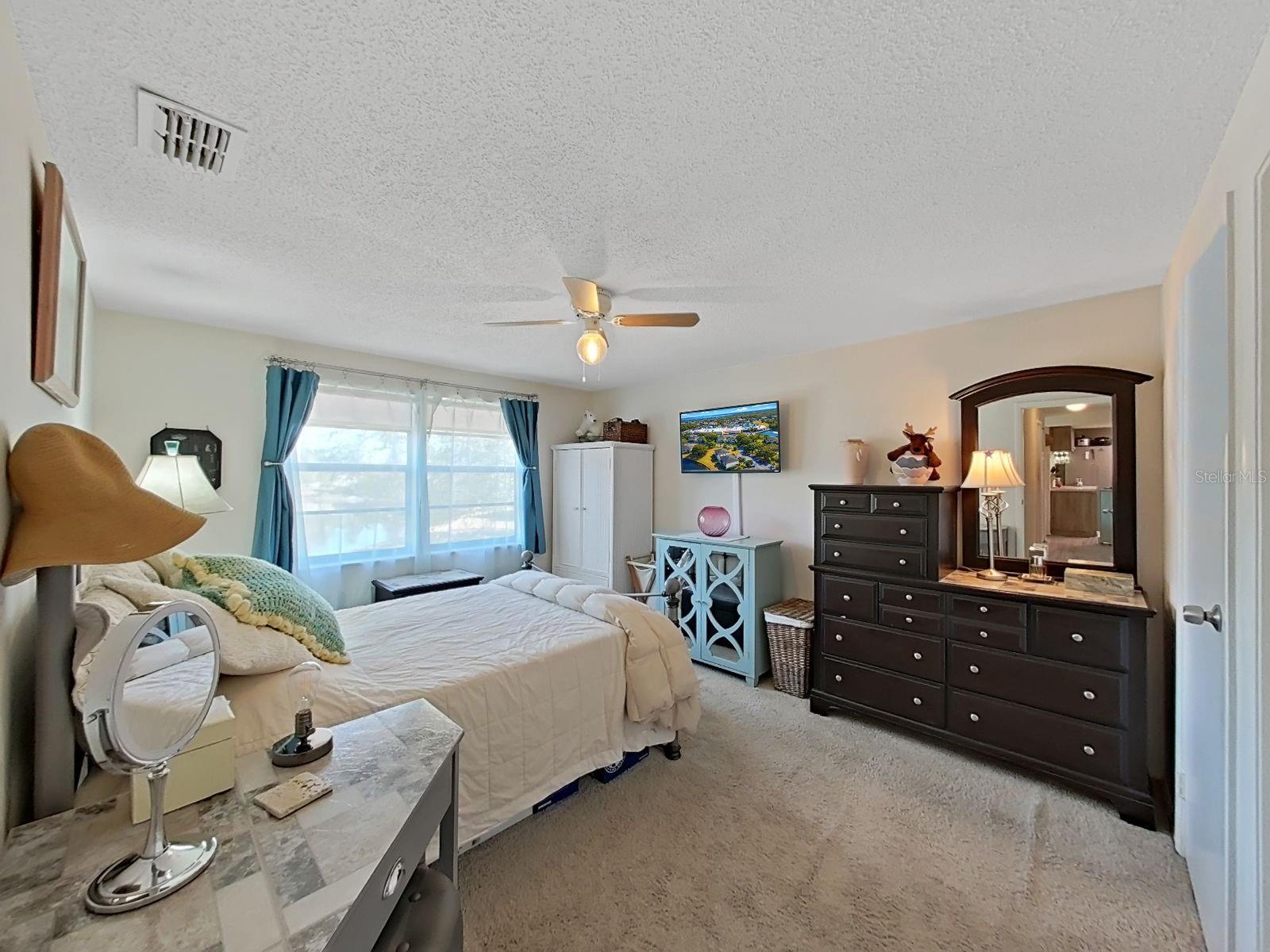 Listing photo id 30 for 129 Camphor Circle C