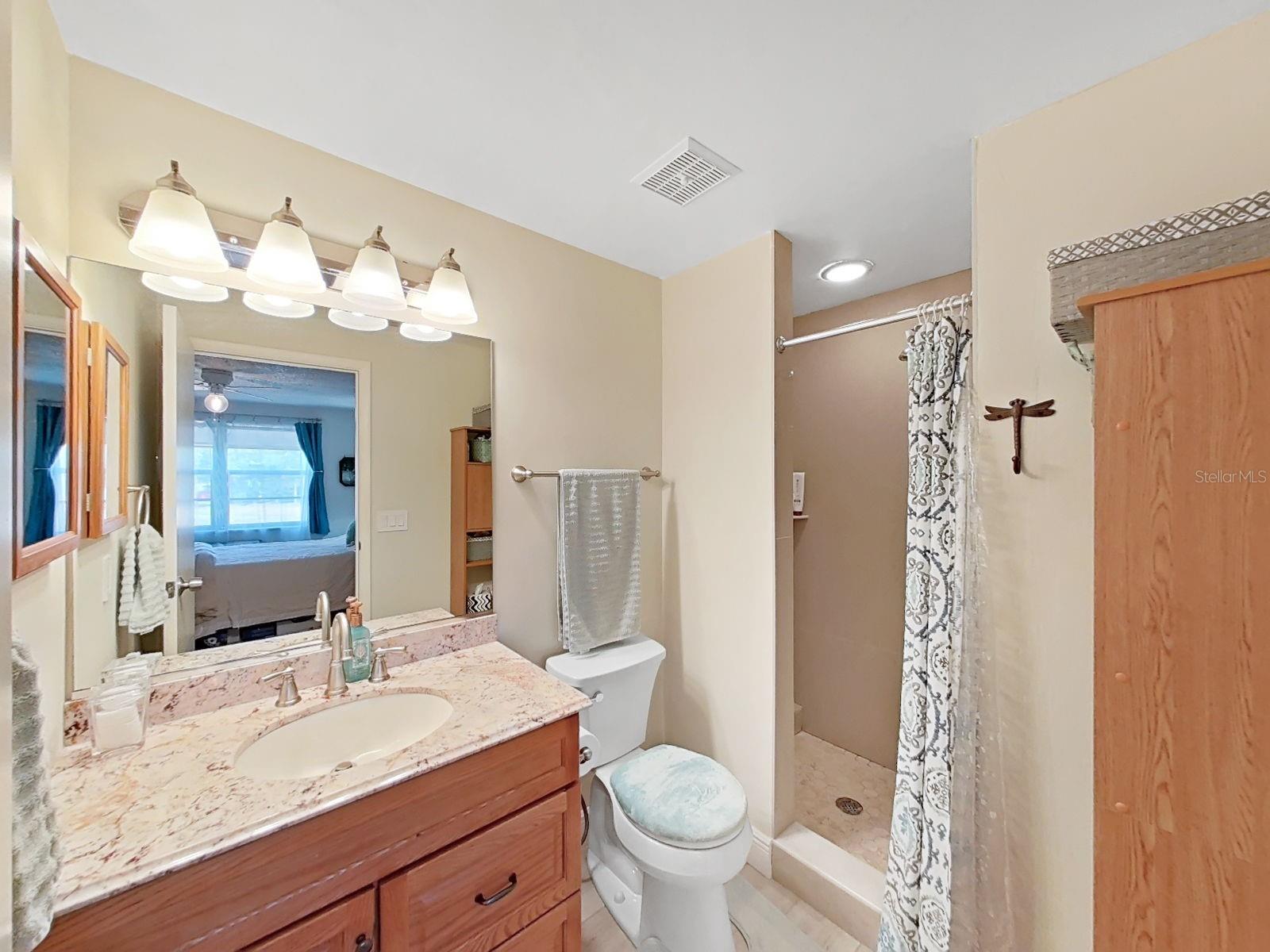 Listing photo id 33 for 129 Camphor Circle C