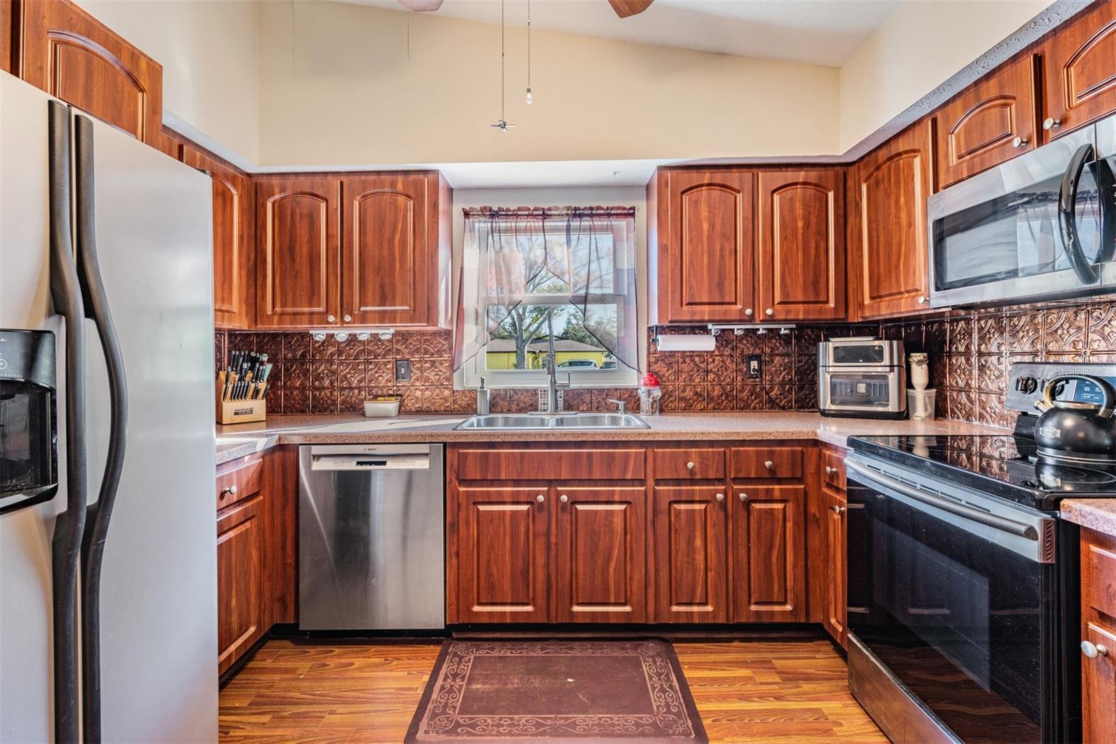 Image 12 of 34 For 6510 Spanish Moss Circle