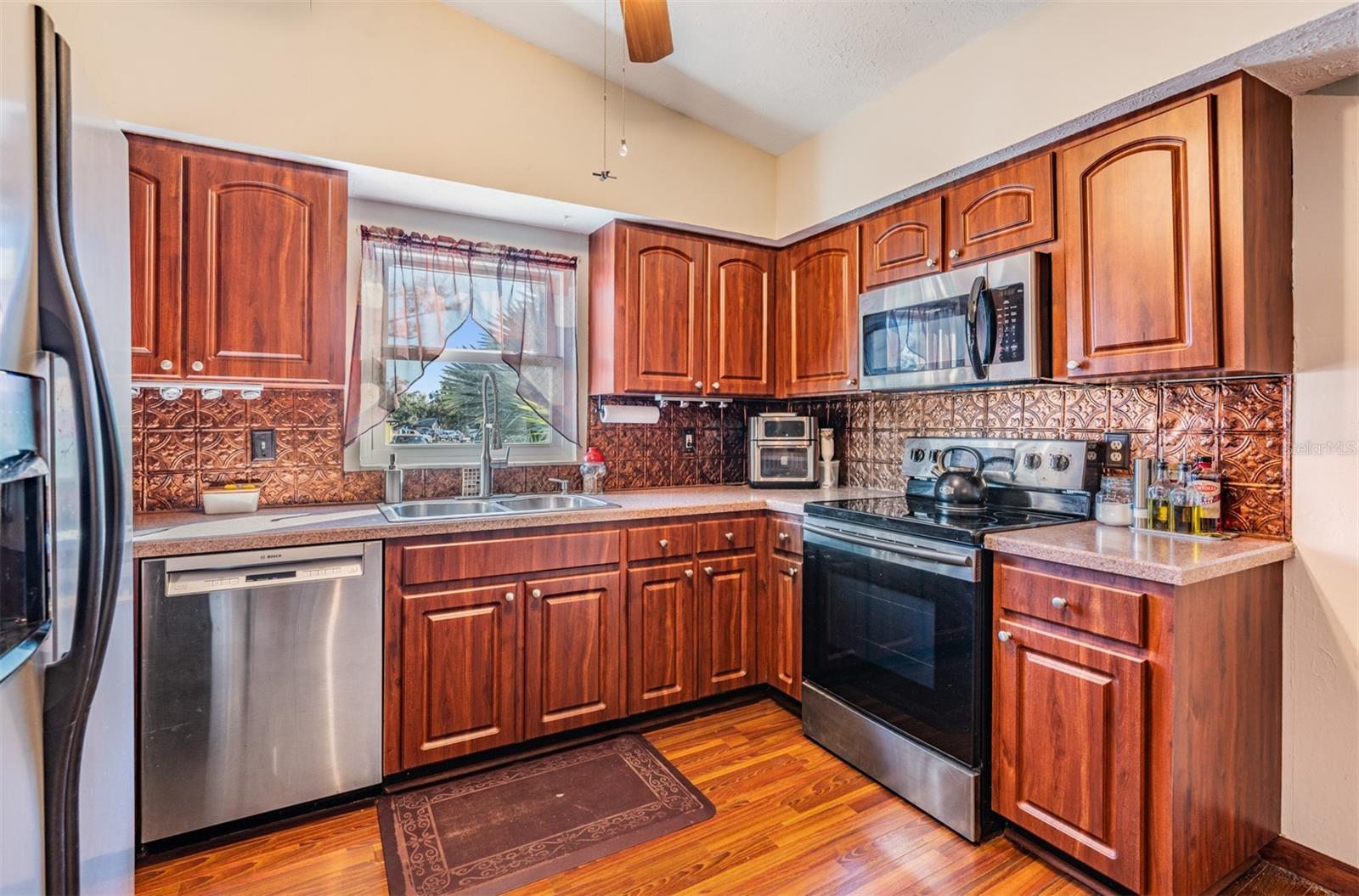 Image 13 of 34 For 6510 Spanish Moss Circle