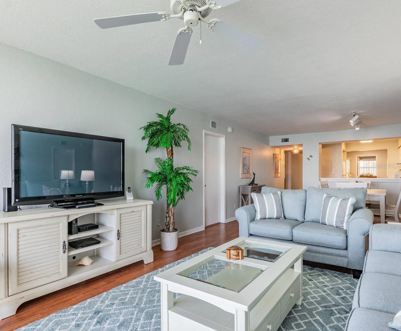 Image 12 of 32 For 6085 Bahia Del Mar Circle 468