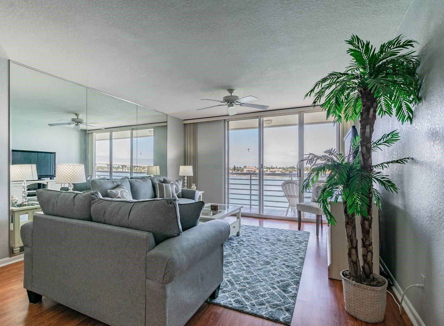 Image 14 of 32 For 6085 Bahia Del Mar Circle 468