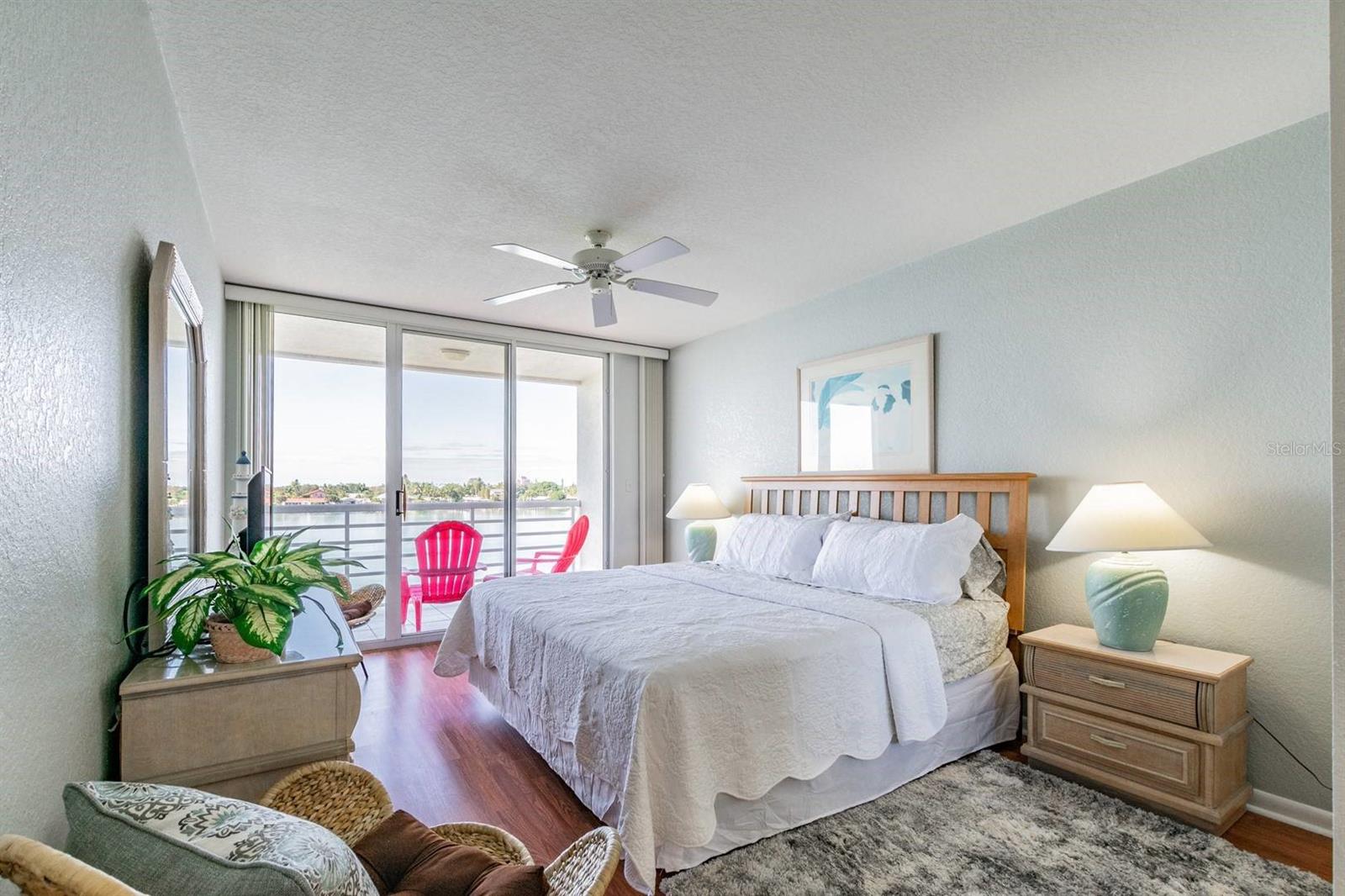 Image 15 of 32 For 6085 Bahia Del Mar Circle 468