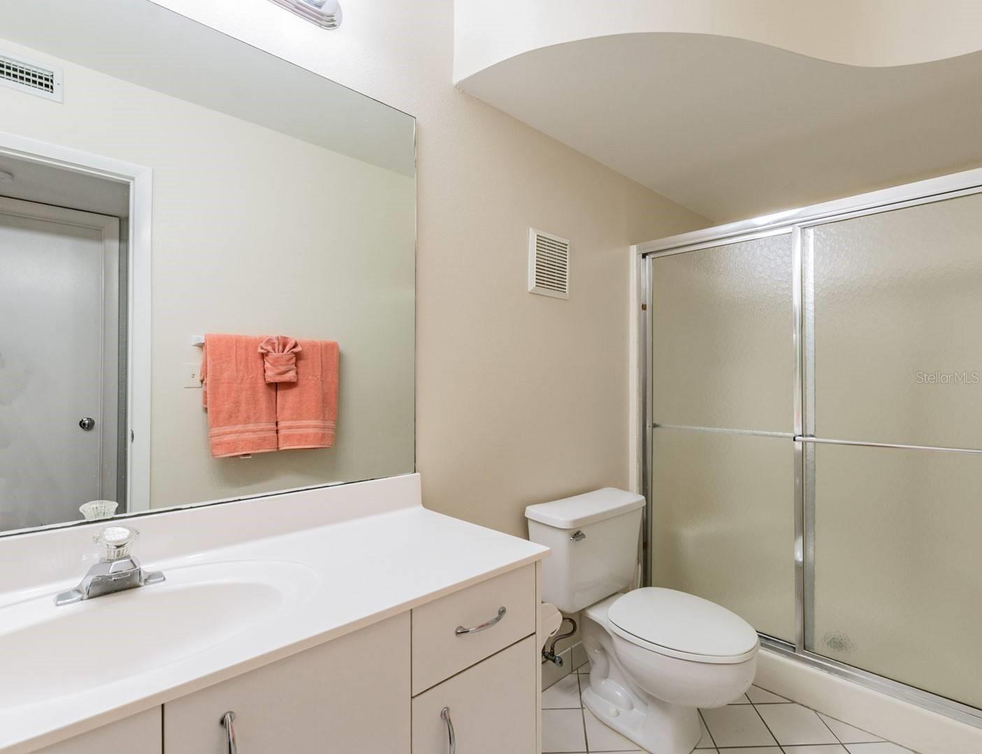 Image 20 of 32 For 6085 Bahia Del Mar Circle 468