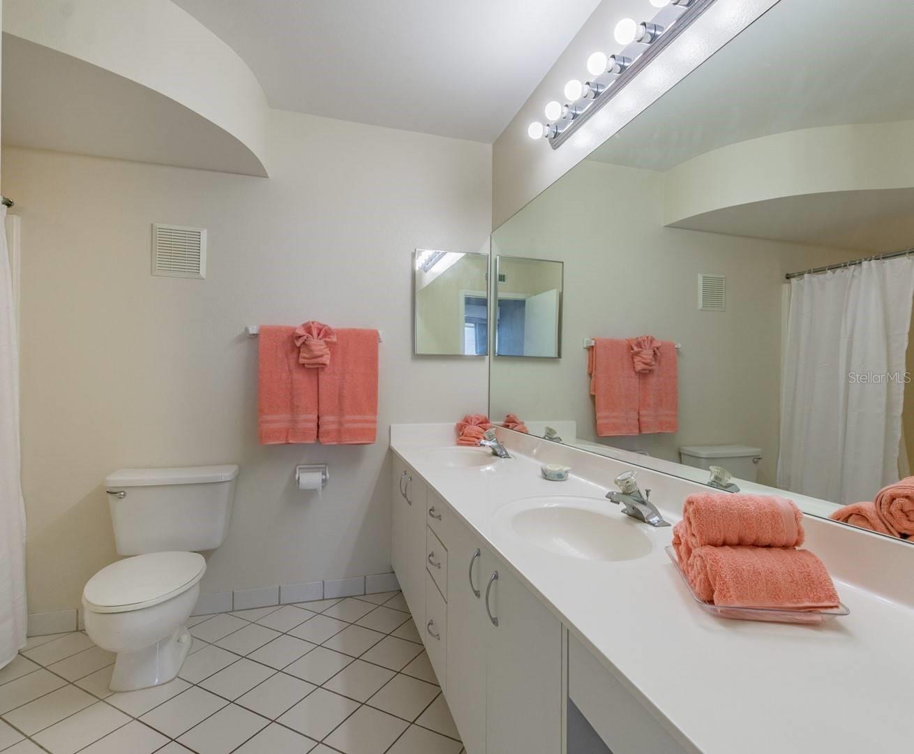 Image 21 of 32 For 6085 Bahia Del Mar Circle 468