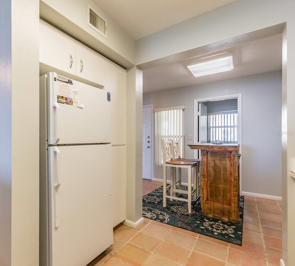 Image 4 of 32 For 6085 Bahia Del Mar Circle 468