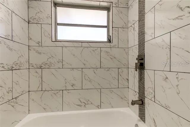 Image 18 of 22 For 300 6th Street N W2