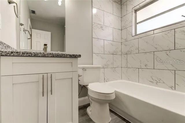 Image 19 of 22 For 300 6th Street N W2