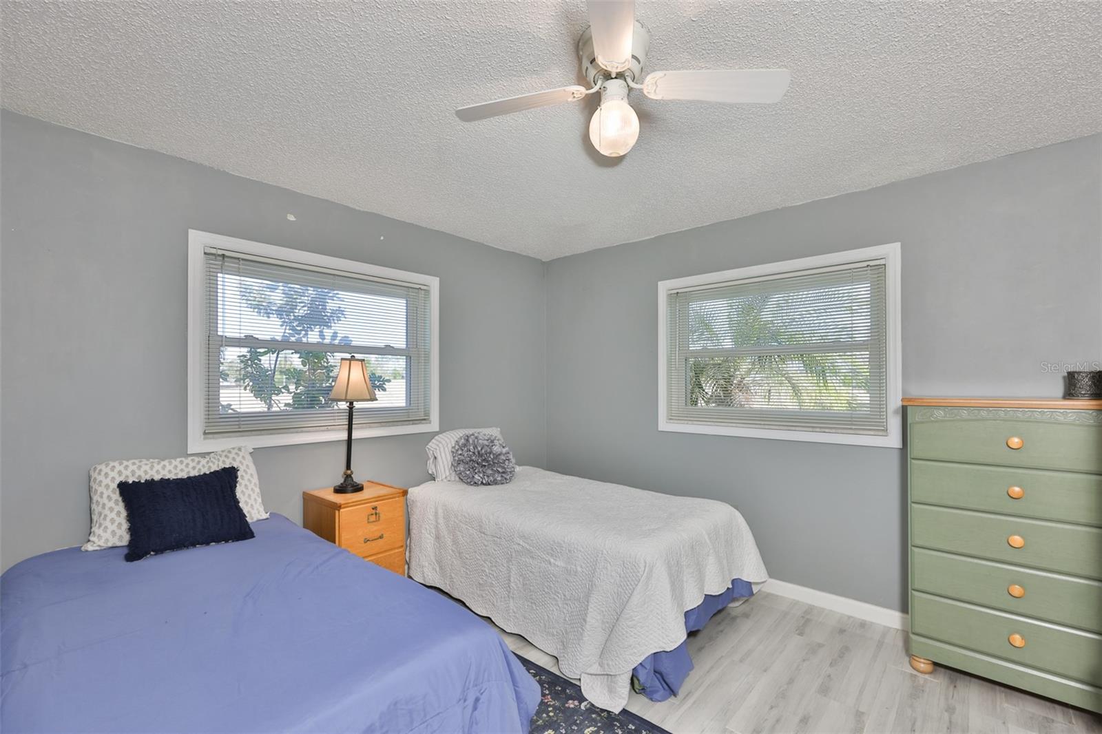 Image 28 of 46 For 318 Fairside Court