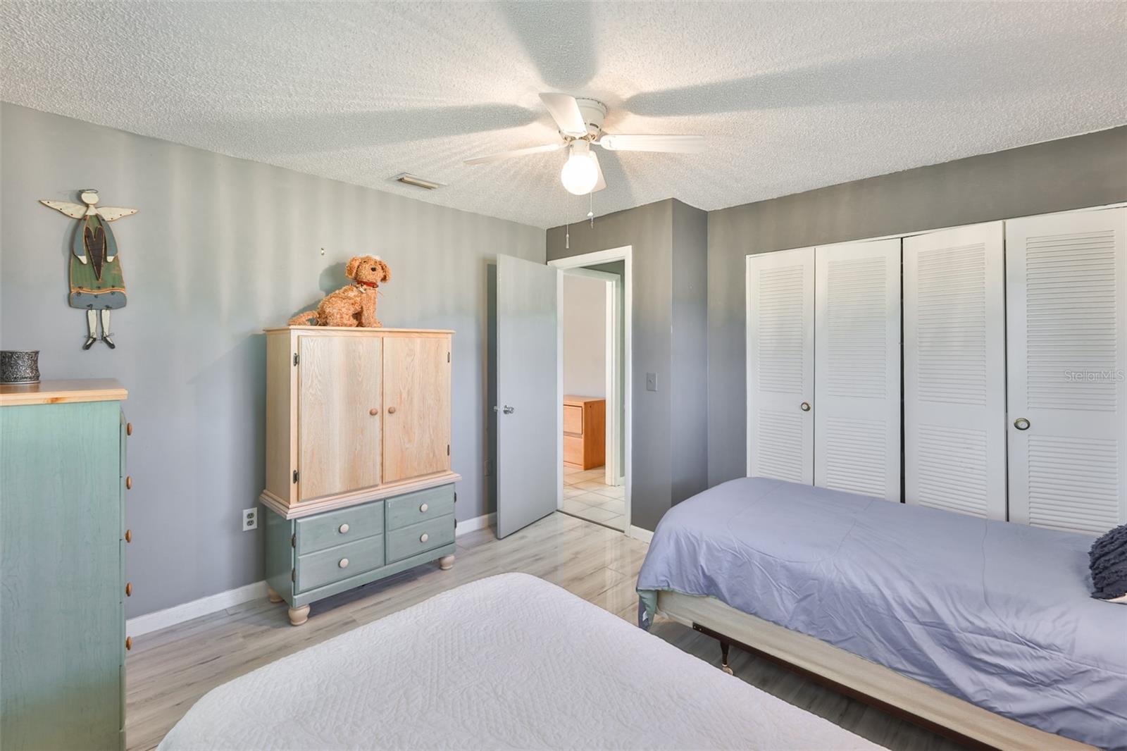 Image 30 of 46 For 318 Fairside Court