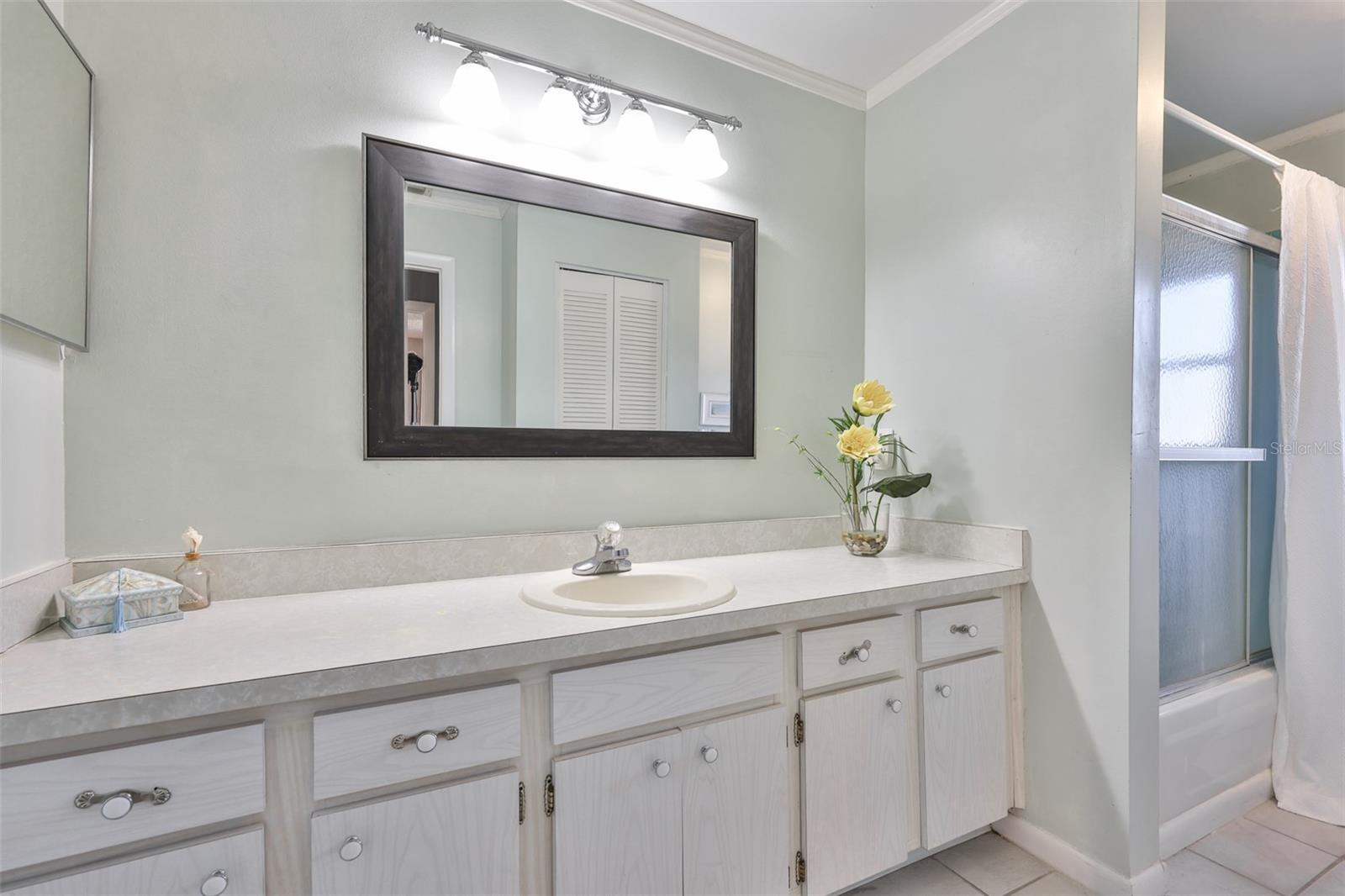 Image 31 of 46 For 318 Fairside Court