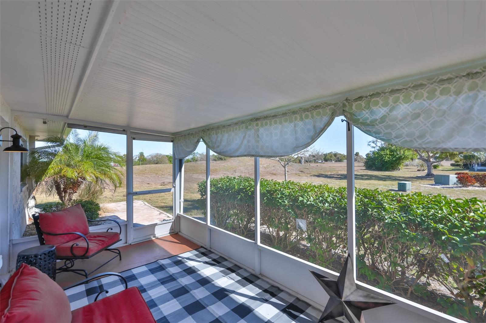 Image 33 of 46 For 318 Fairside Court