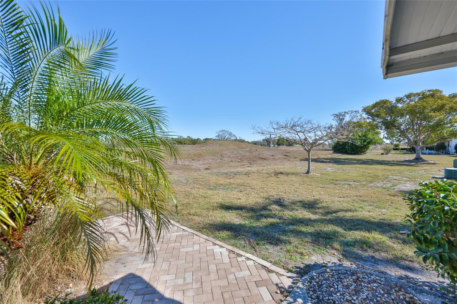 Image 34 of 46 For 318 Fairside Court