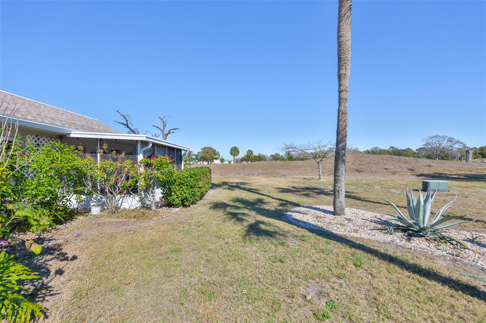 Image 35 of 46 For 318 Fairside Court