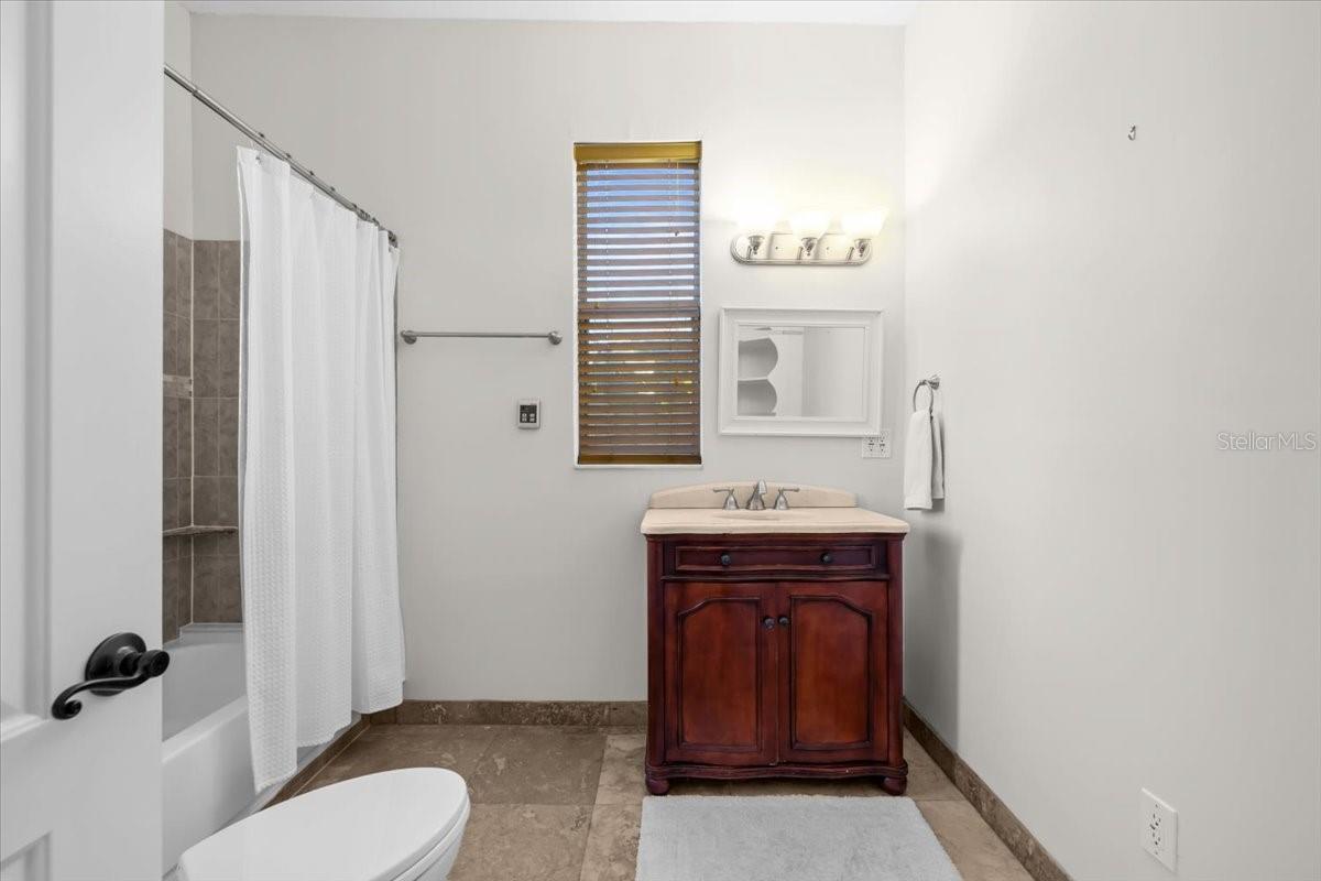 Image 18 of 45 For 2327 4th Avenue N