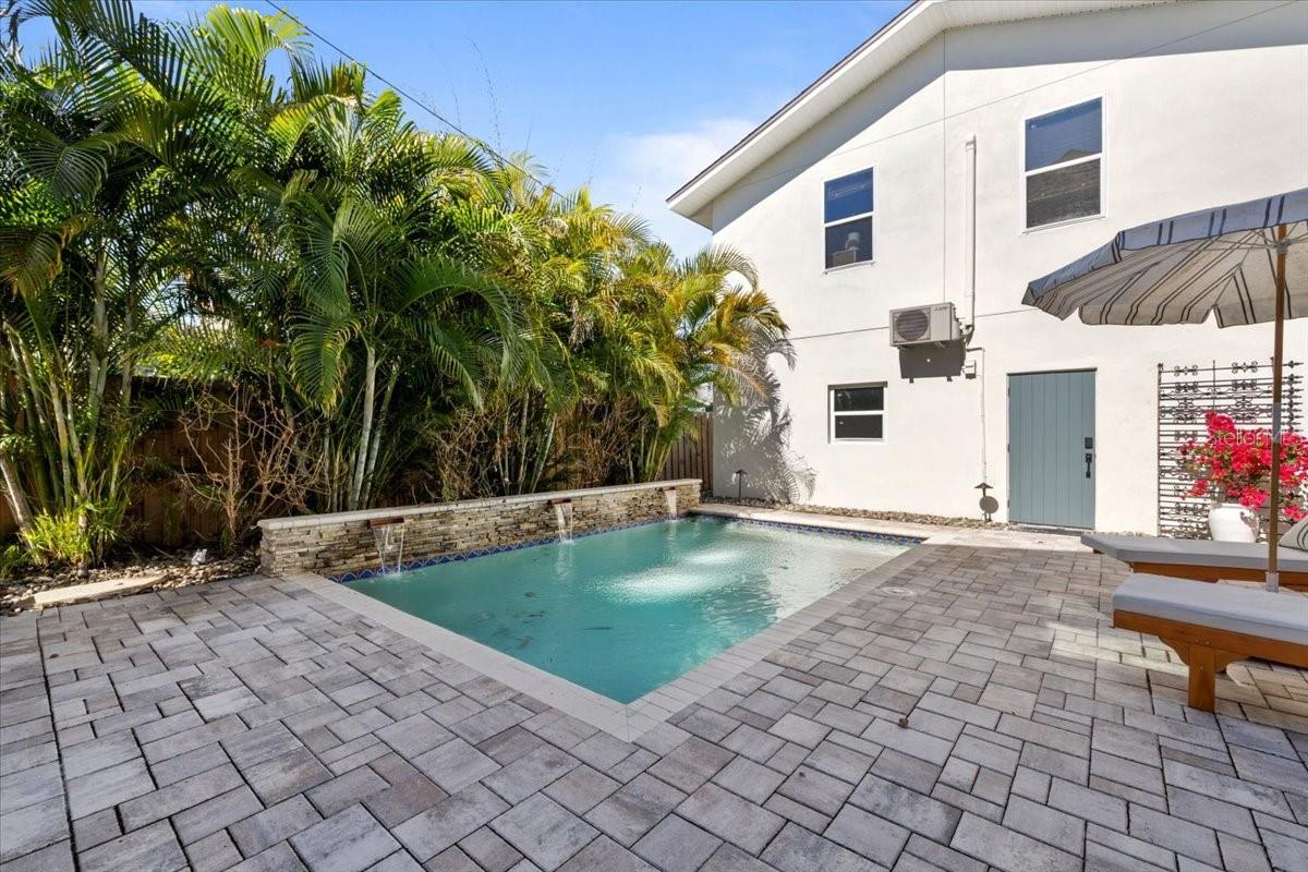 Image 22 of 45 For 2327 4th Avenue N