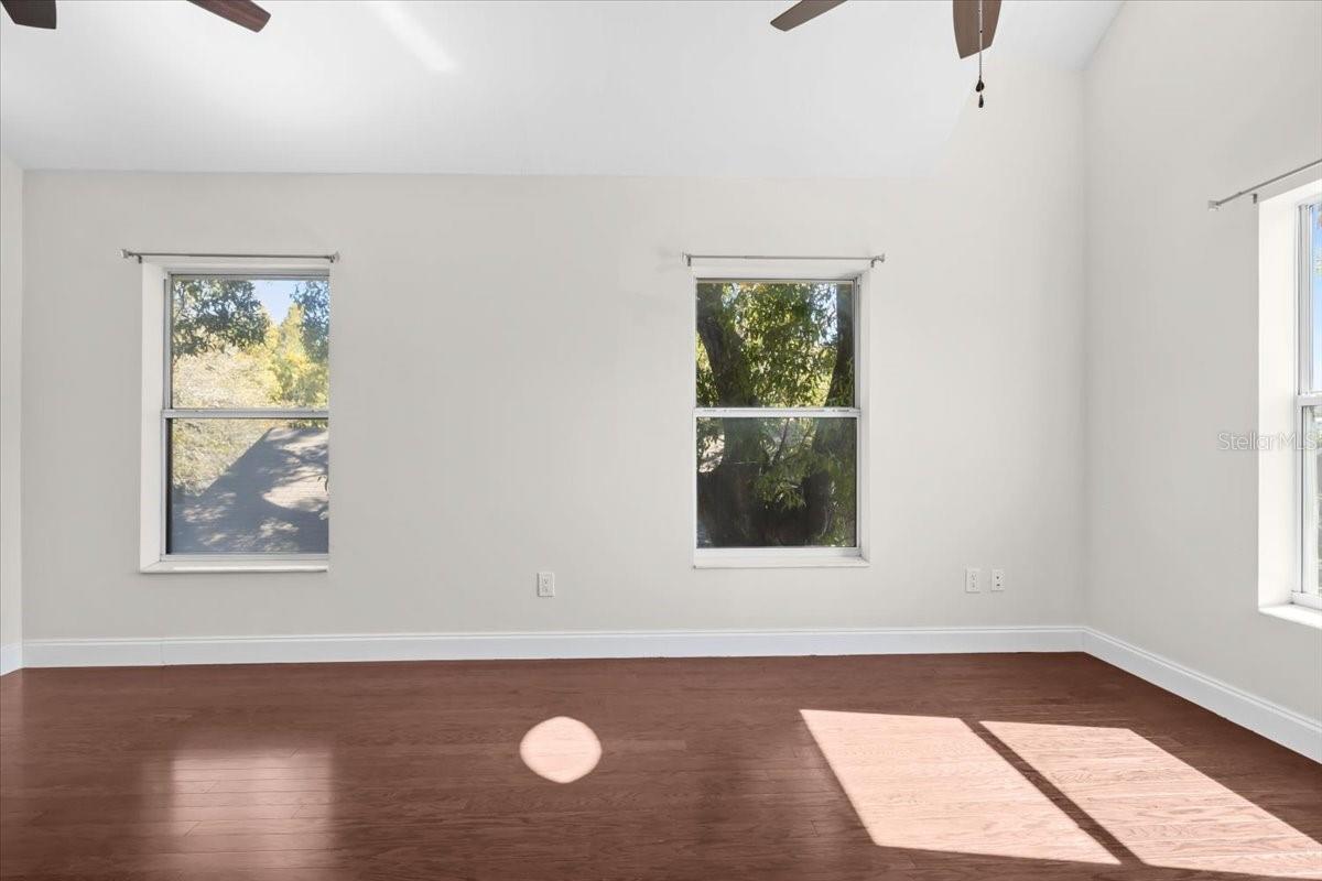 Image 33 of 45 For 2327 4th Avenue N