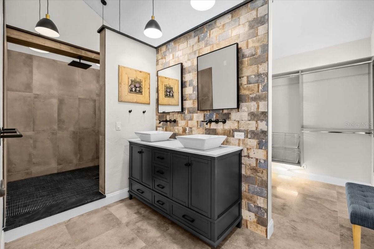 Image 39 of 45 For 2327 4th Avenue N