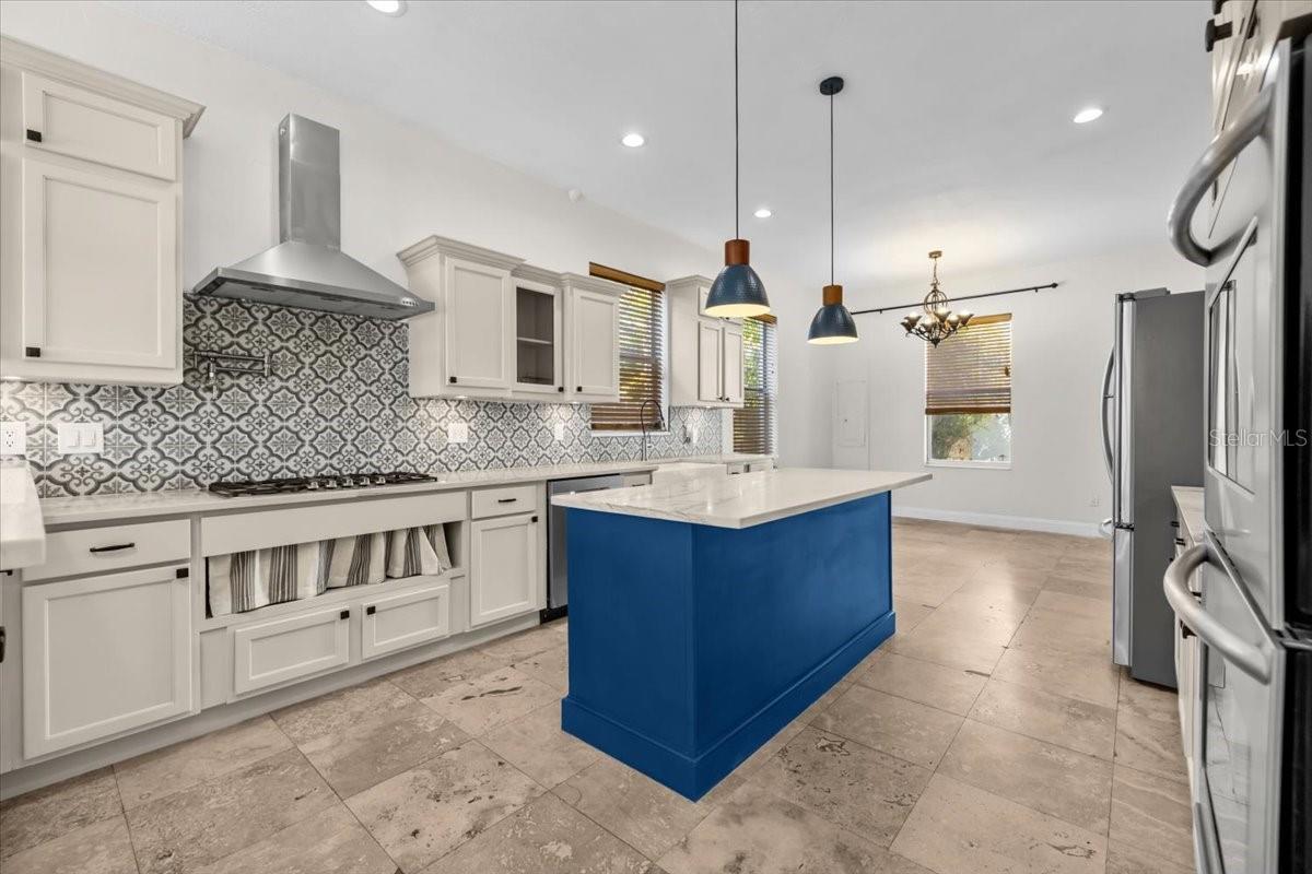 Image 4 of 45 For 2327 4th Avenue N