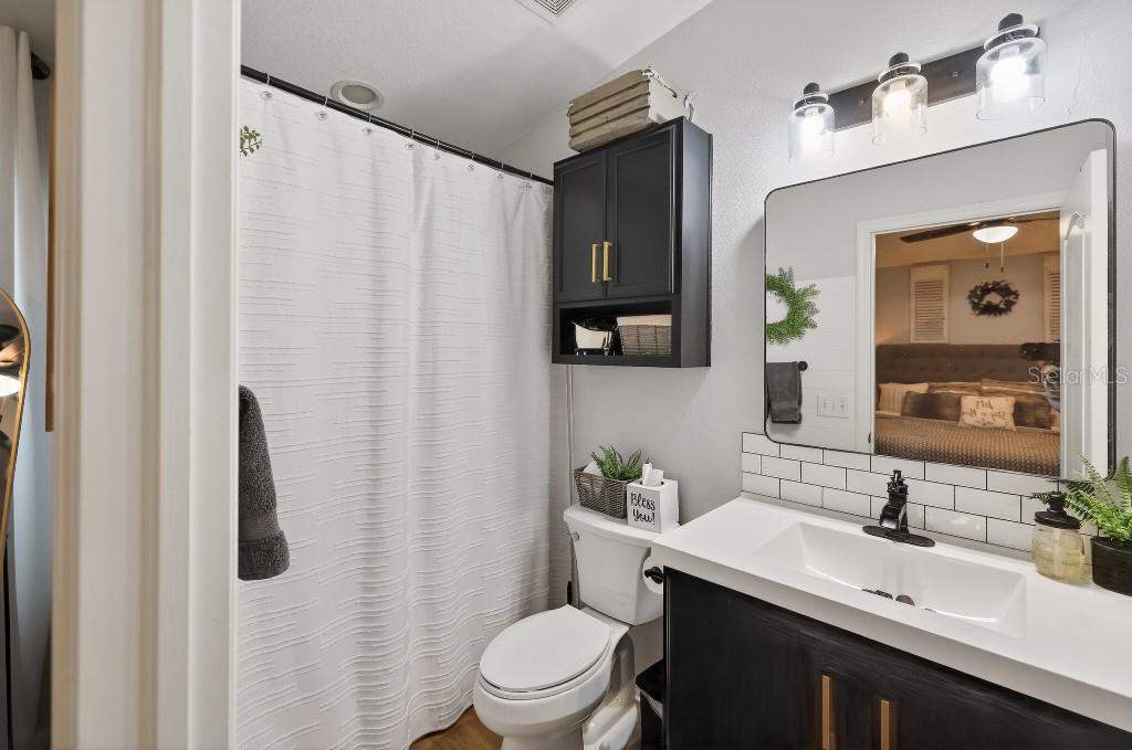 Image 14 of 36 For 4318 English Turn Way