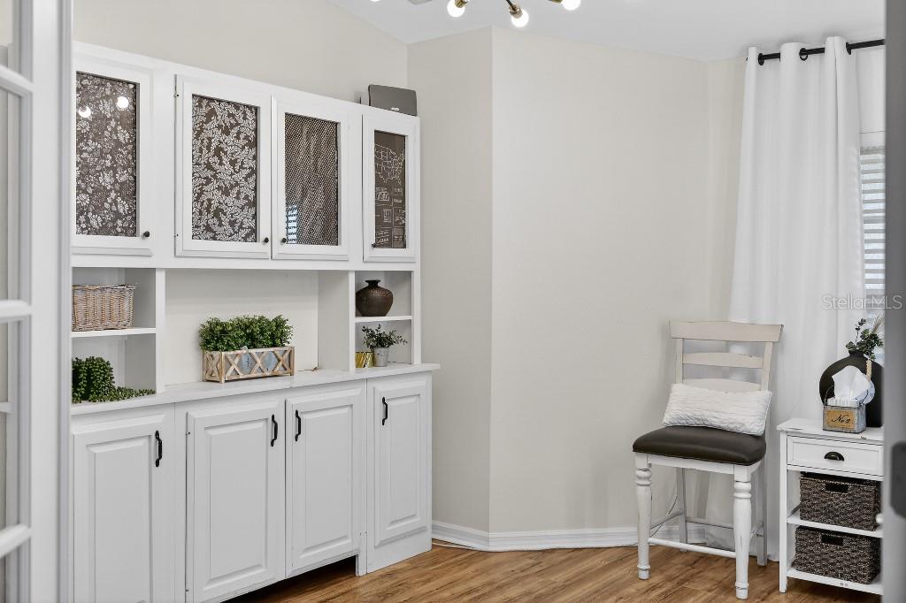 Image 25 of 36 For 4318 English Turn Way