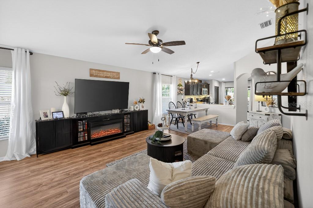 Image 27 of 36 For 4318 English Turn Way