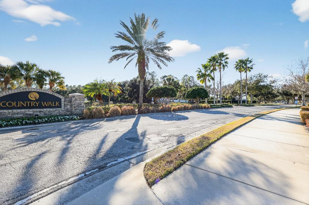 Image 34 of 36 For 4318 English Turn Way