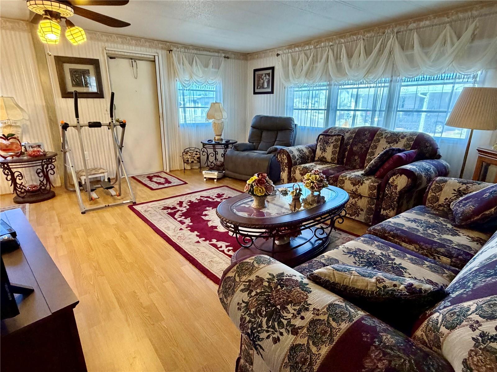 Image 8 of 30 For 34444 Hibiscus Drive N