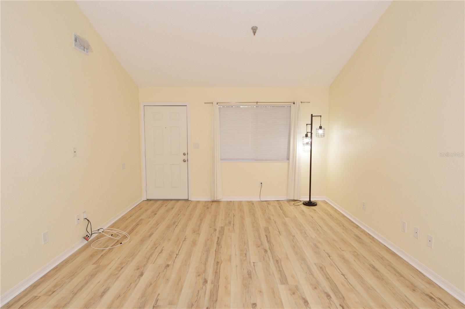 Image 21 of 100 For 10265 Gandy Boulevard N 1010