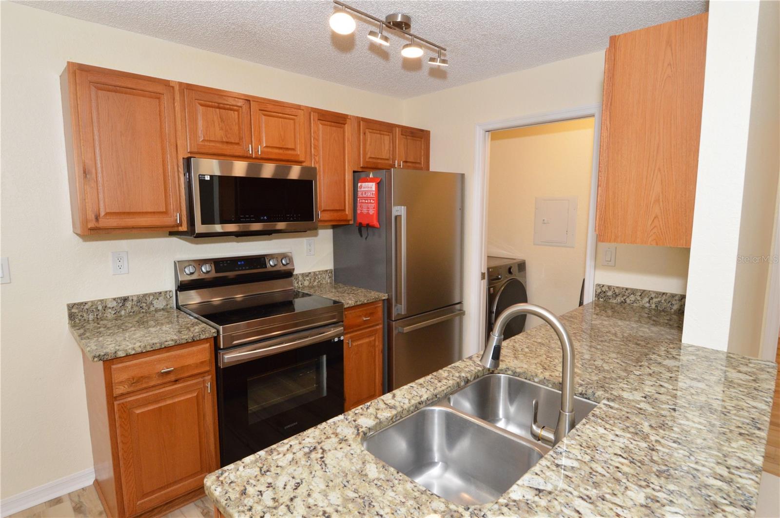 Image 6 of 100 For 10265 Gandy Boulevard N 1010