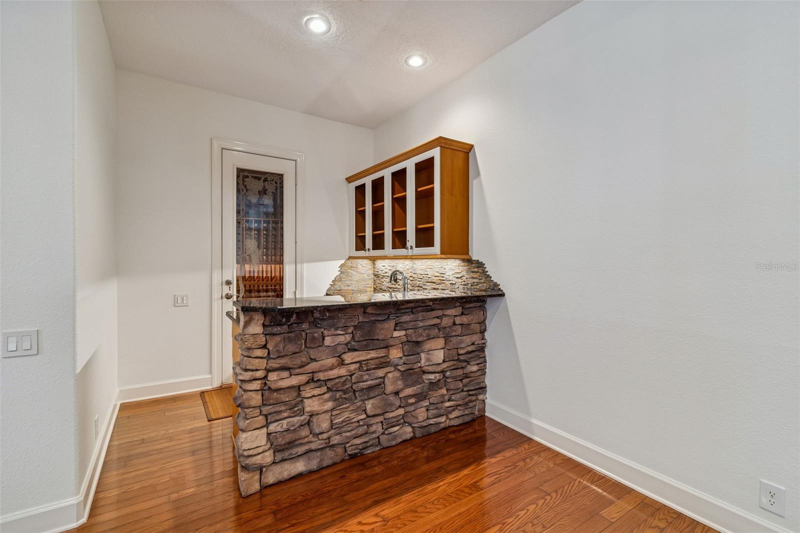 Image 13 of 95 For 1130 Anclote Rd