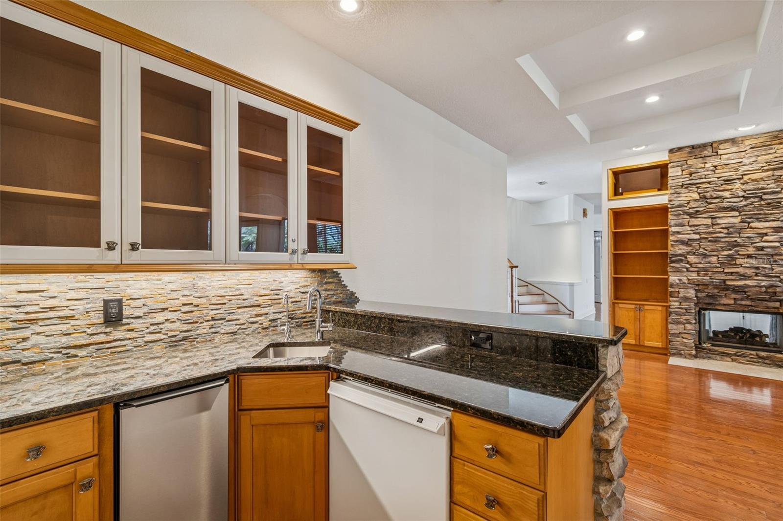 Image 15 of 95 For 1130 Anclote Rd