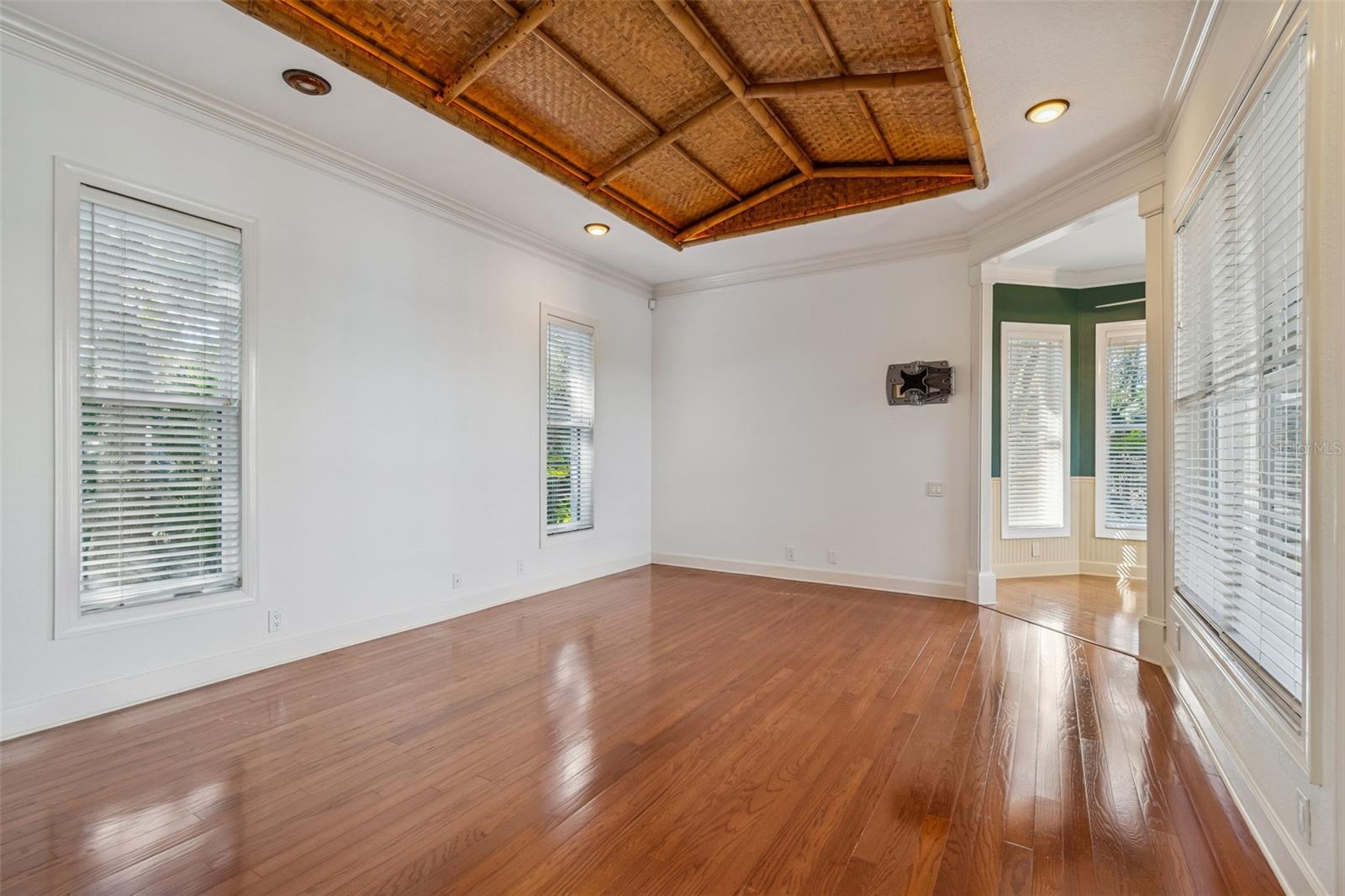 Image 34 of 95 For 1130 Anclote Rd